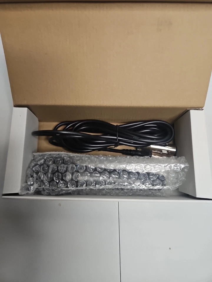 Stagg SDMP15 - Dynamic Cardiod Microphone For Live Performance, On/Off Switch - Image 3 of 3