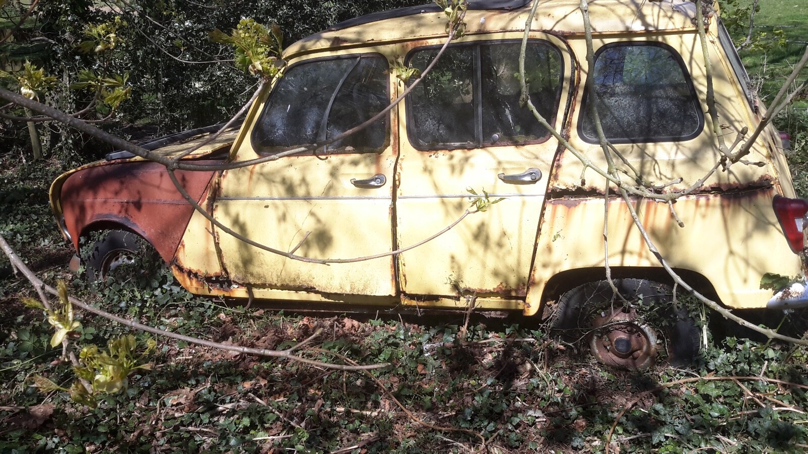 Image 11 - 1976 RENAULT 4 - Spares or repair