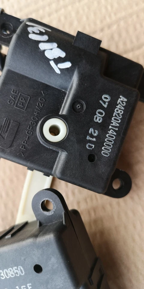 Juego de 3 actuadores de motor de aleta de aire tablero Nissan X Trail T31 2008 y telar de cableado Foto 4 de 4