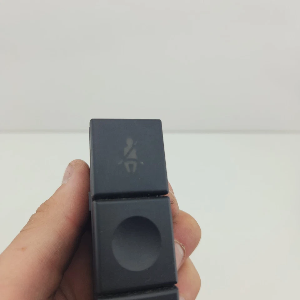 Ford Fiesta WP WQ Defroster Switch 03/2004-12/2008 - image 2 of 4