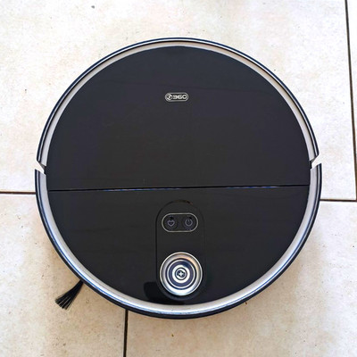 360 Staubsaugerroboter S10 Schwarz mit Ladestation und Netzteil