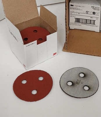 3M Cubitron II Hookit Cloth Disc 45711 947A, 40+ grit  3'' - quantity of 25 Discs