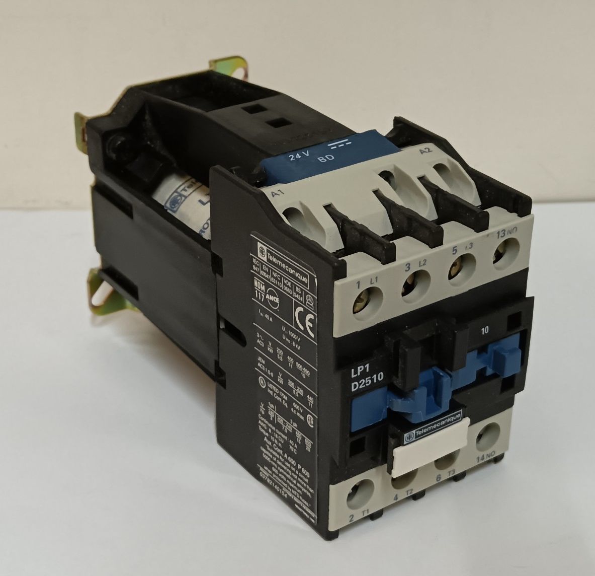 Telemechanique LP1 D2510BD TeSys D Contactor 11KW-400V 24VDC Coil (H610143)