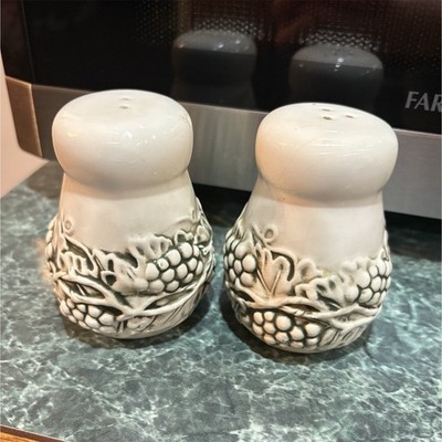 White Embossed Grape Pattern Salt & Pepper Shakers Set, 2-Piece