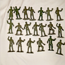 Vintage MPC Plastic Soldiers x20 Ground crew workers
