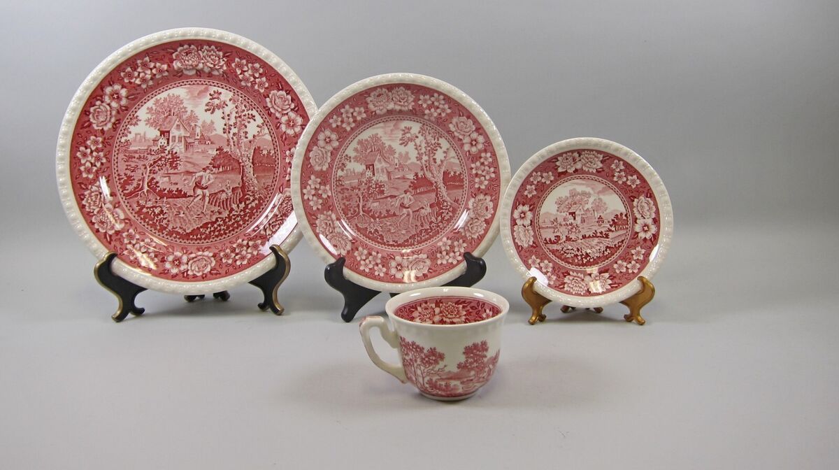 Villeroy & Boch RUSTICANA RED Transferware 4pc Place Setting Villeroy & Boch RUSTICANA RED Transferware 4pc Place Setting