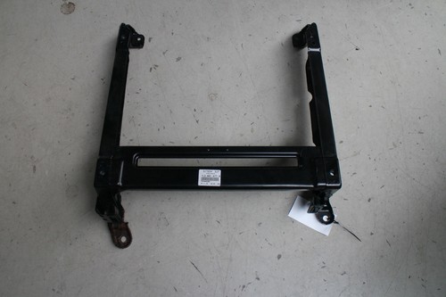 7L0881677B Sitzkonsole vorne links Fahrersitz Original VW Touareg 7L Modell 2005