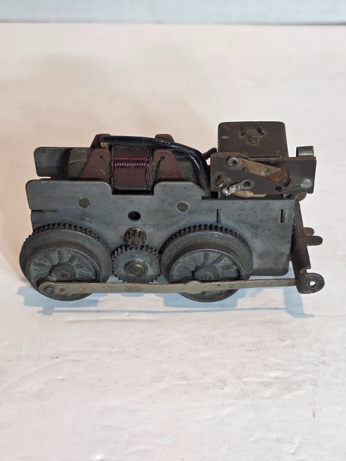 Vintage O Scale Train Engine Pre-War Unmarked Parts Wheels Motor