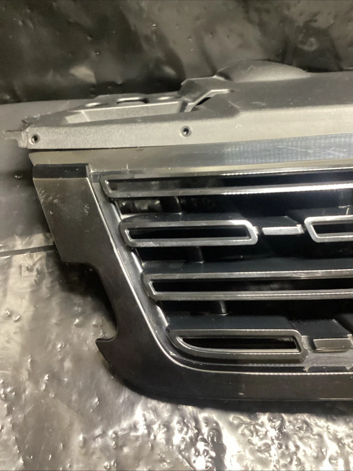 Parrilla de parachoques delantero Land Range Rover Sport L461 2023-2025 OEM N9X2-8200-A Foto 2 de 4