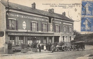 CPA PLAISIR. Hotel des Voyageurs. Tabacs Etablissement Brochet très RARE 5