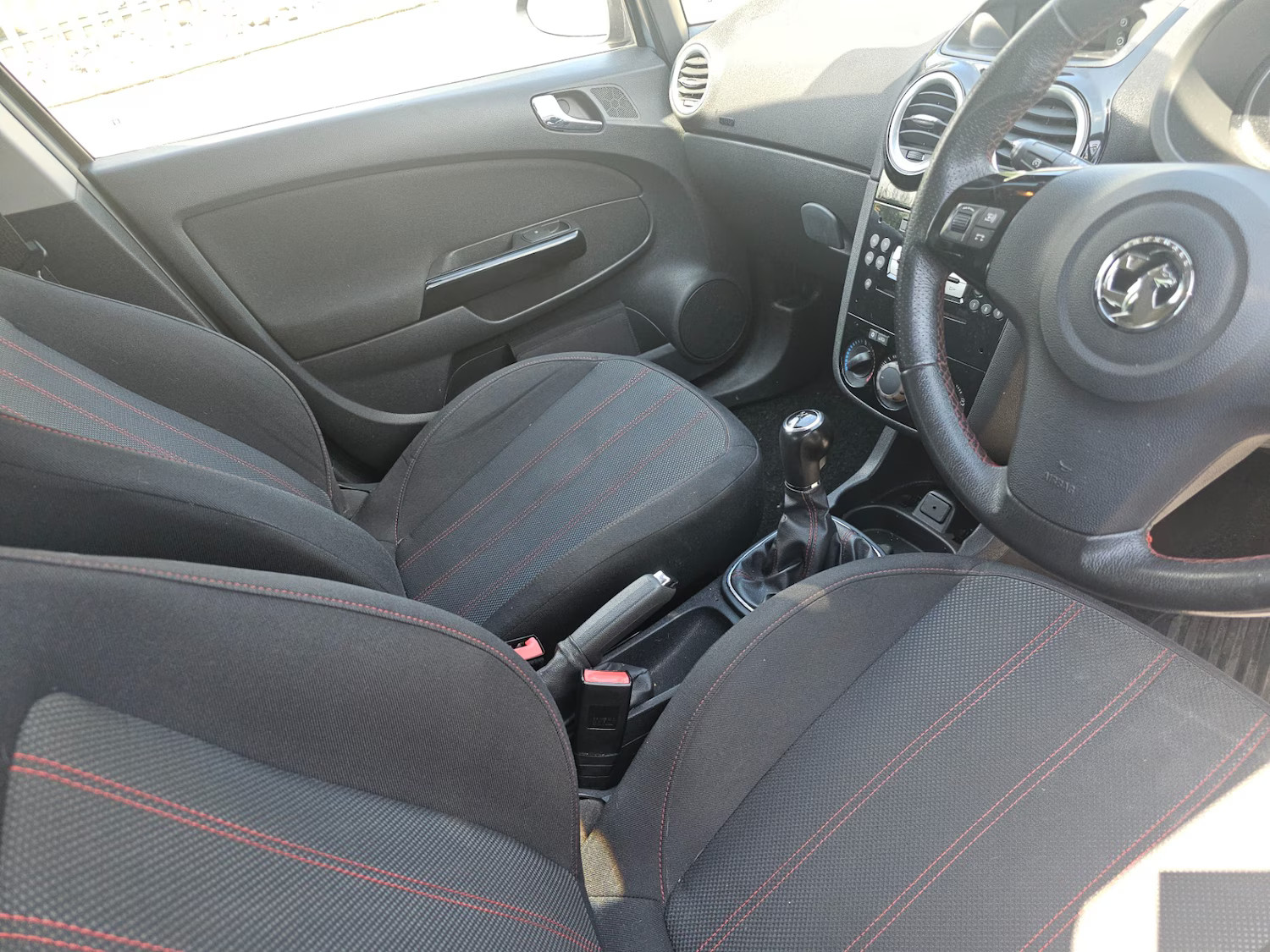 VAUXHALL CORSA 1.2 SXI 5 DOOR - 2013 13 REG - MOT TIL MAY 2026 - Image 10