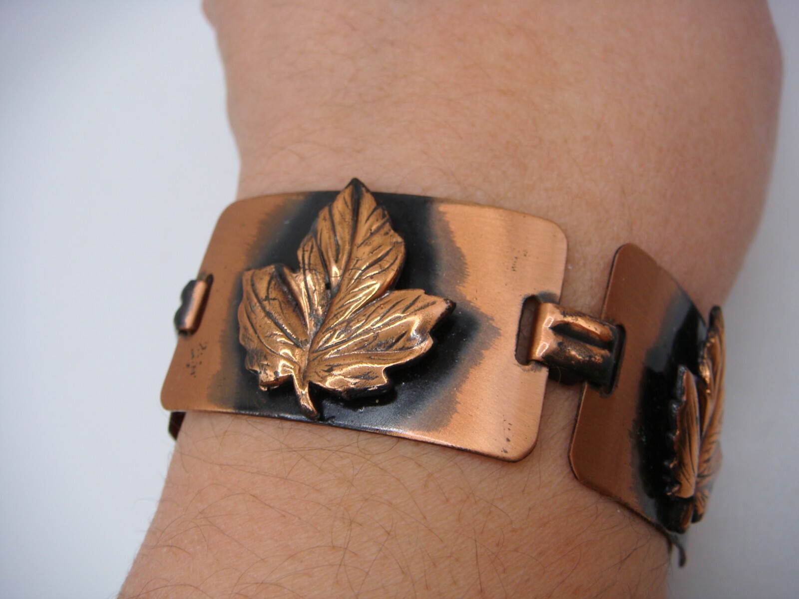 VINTAGE FOUR PANEL COPPER MAPLE LEAF BRACELET EST… - image 3