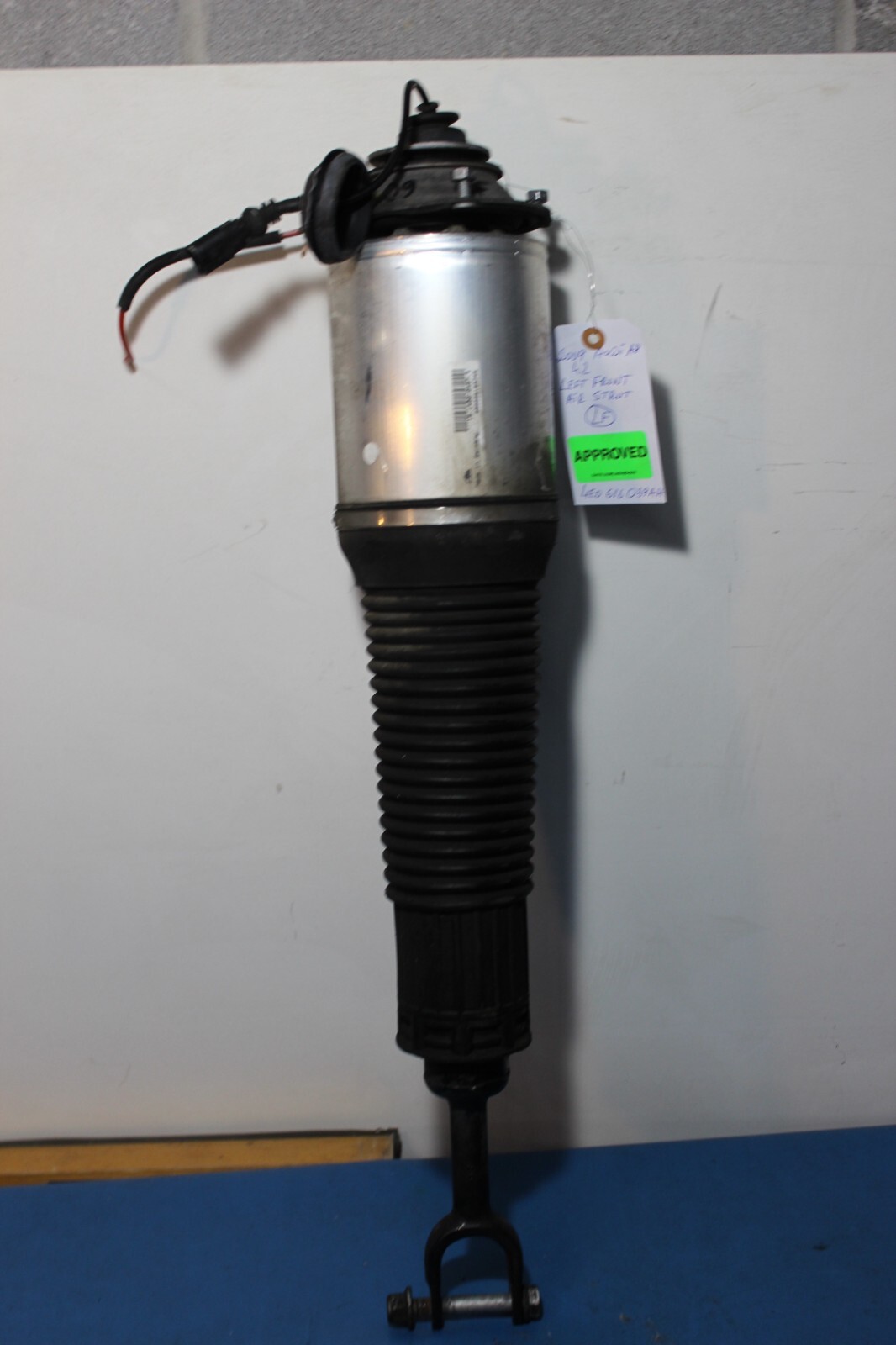 2009 AUDI D3 A8 A8L S8 Reft Front LF Air Suspension Strut 4E0 616 039AH