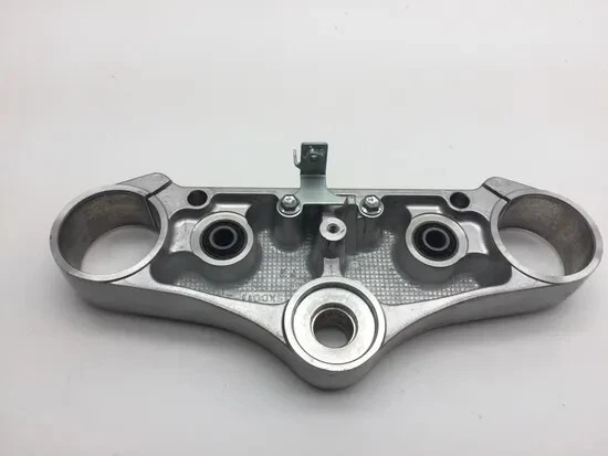 Upper Triple Tree Top Fork Clamp 2006 Suzuki Boulevard M109R 2292 x - Image 3 of 4