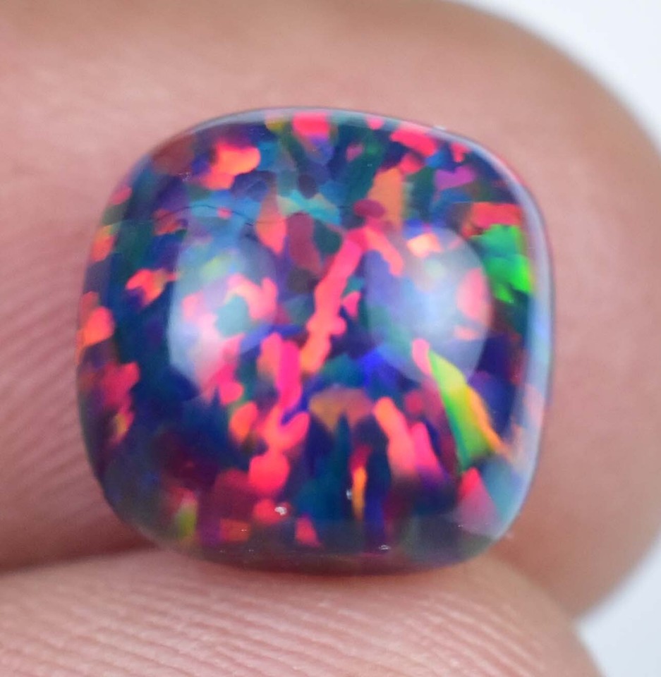Opale noire brute brute : pierre précieuse naturelle, 5,50 carats (14 x 16 mm) - France