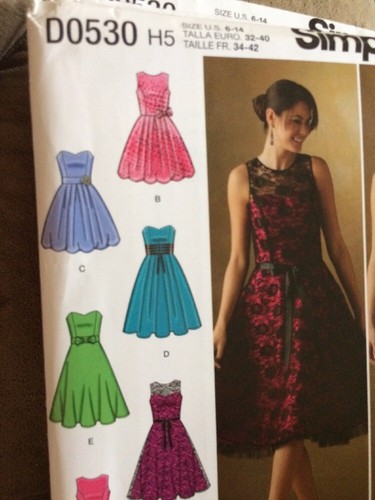 Simplicity Sewing Pattern D0530 / 4070 - Misses' & Miss 6-14 - Picture 4 of 8