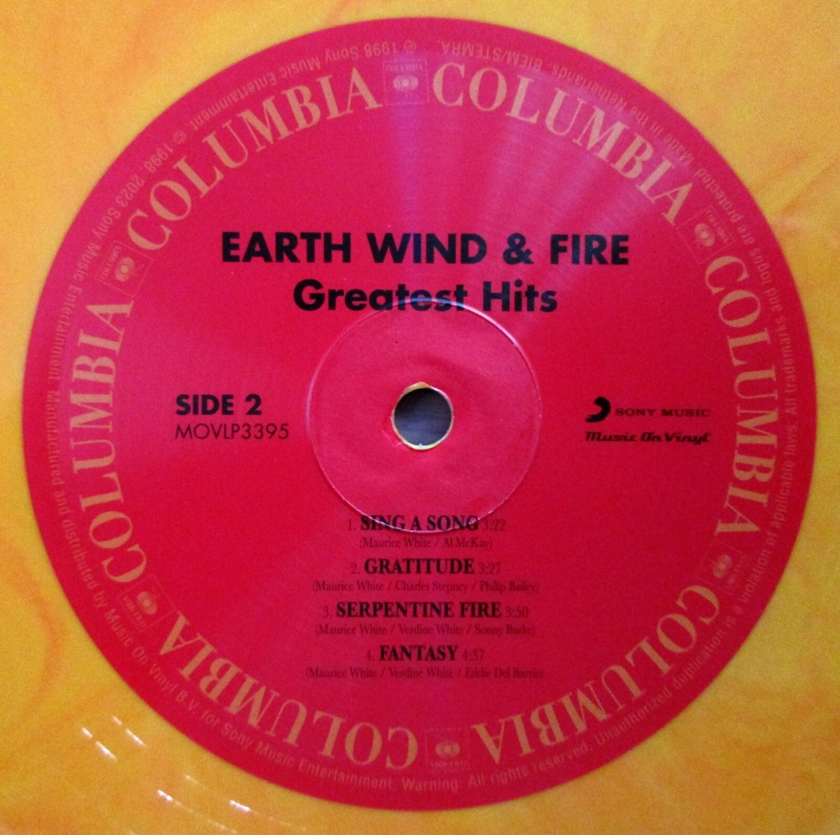 Earth Wind & Fire Greatest Hits レコード　新品 Amazon.com: Greatest Hits - 180gm Gatefold Black Vinyl: CDs