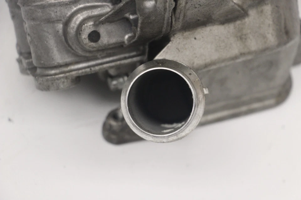 Carcasa termostato filtro aceite 110 CELOEM BMW N55 F30 F36 F32 F22 435i 335i M235i Foto 3 de 4