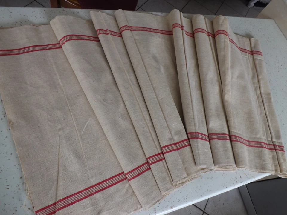 pièce de lin à liteaux rouge, 7.10 m X 55 cm, ancienne - Photo 2/4