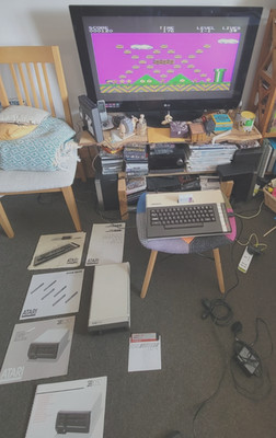 Atari 800XL +1050 Laufwerk + SIO + PSU + neues Apico Multicart 100 Spiele + 5 Handbücher + JSTK + AV + PSU