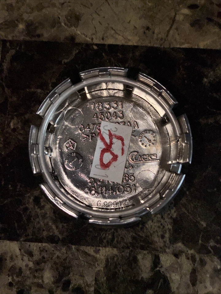 Chrysler PT Cruiser Sebring Stratus 04782867AA OEM Center Wheel Hub Cap Cover  - Image 3 of 4