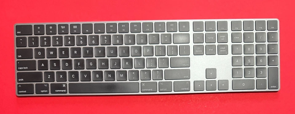 Teclado mágico Apple A1843 con teclas numéricas negro y gris espacial probado ¡funciona muy bien! Foto 2 de 4