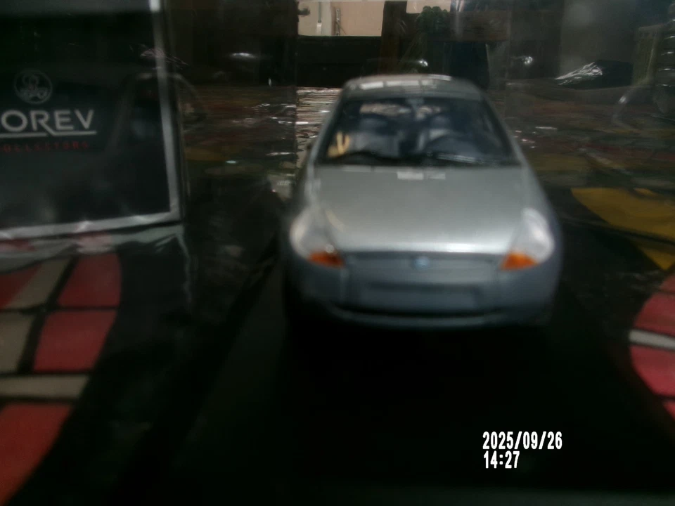 Voiture miniature 1/43ieme..Ford Ka..Phase I..de 1997..s/boite - Photo 3/3