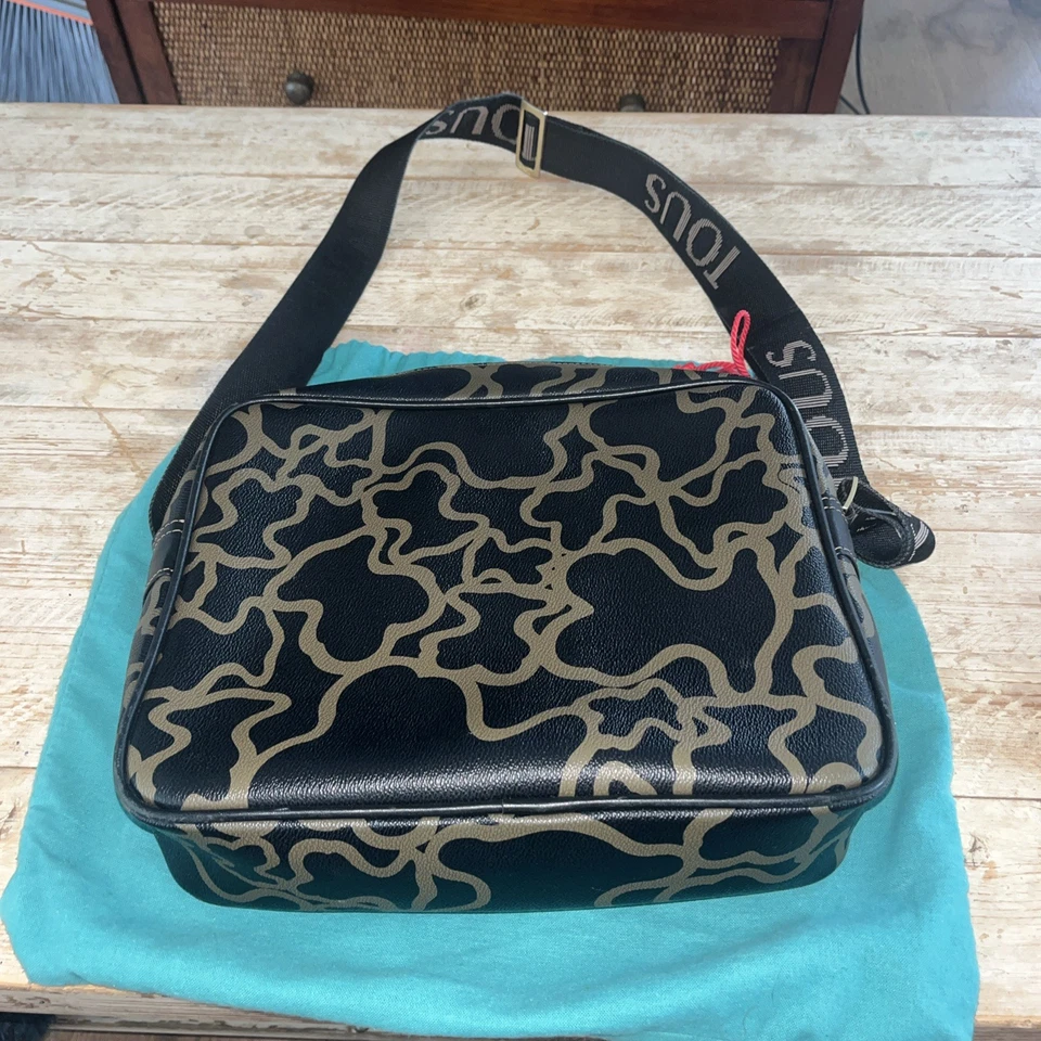 Bolso de hombro con logotipo TOUS estampado de oso negro y tostado Foto 2 de 4