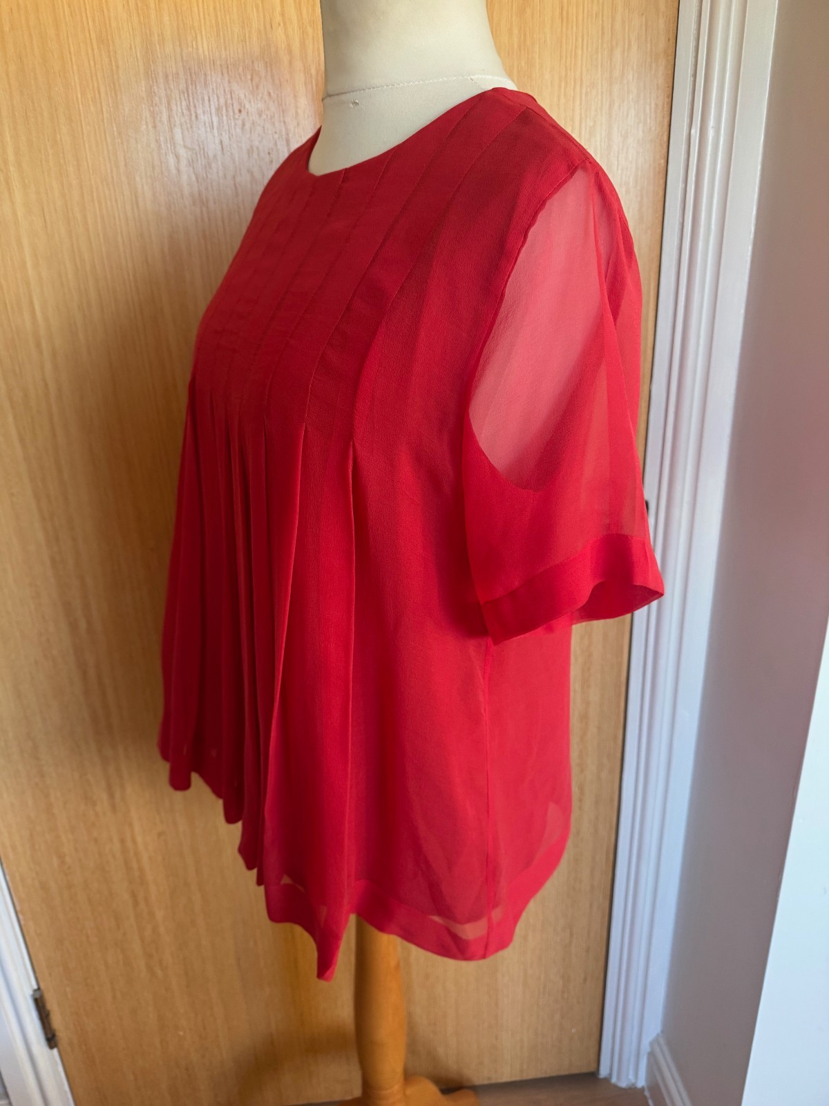 Toast Ladies Blouse Top 14 Silk Red Christmas Pleated Smart