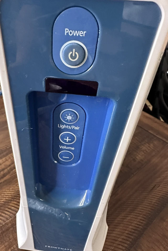 Frontgate Wireless Speaker With Remote And Dock Transmitter Works - Image 4 of 4