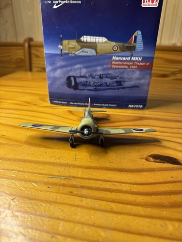 Hobby Master HA1510 1:72 Harvard Mk II RAF Teatro Mediterráneo de Operaciones - Imagen 2 de 9