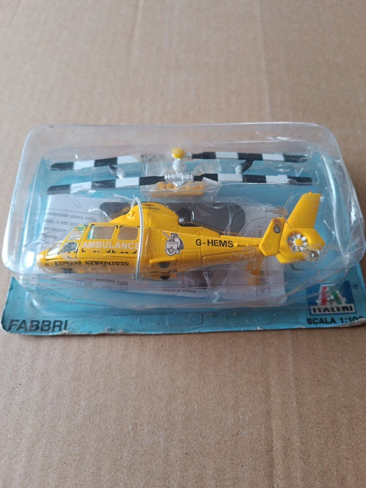 Italeri Elicottero Hughes MD 500 Greenpeace 1/100 Diecast - Immagine 3 di 4