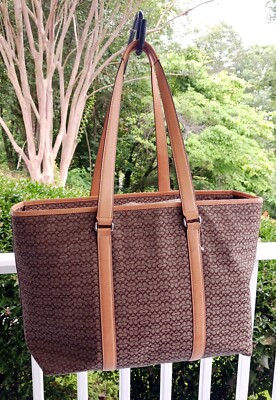 Coach F77012 Vintage XL Signature C Canvas w/Vachetta Leather Trim