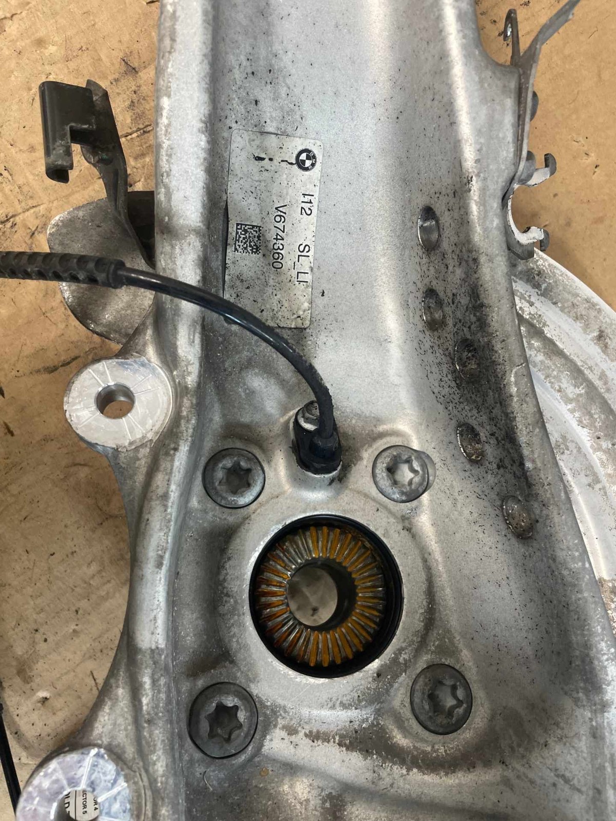 2014-2020 BMW I8 1.5L AWD FRONT LEFT SPINDLE KNUCKLE W/ WHEEL HUB *91K MILES*