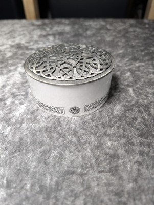 Sterling & klassisches feines Bone China Schmuckstück mit keltischem Knoten Zinndeckel