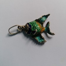 Ciondolo vintage in argento 800 smaltato a forma di pesce
