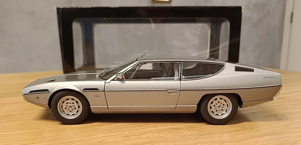 AUTOart - LAMBORGHINI ESPADA 1970 -1:18 Silver Grey Met - OVP - 74501 - Immagine 2 di 4