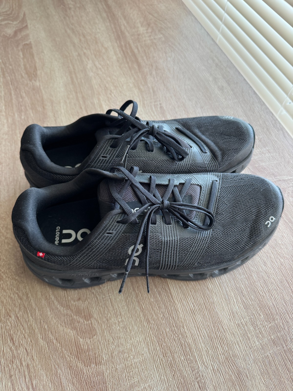 Size 10 - ON Cloudgo Black Eclipse - image 2