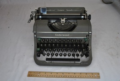 Underwood Champion Typewriter Portable Green made in usa USA
