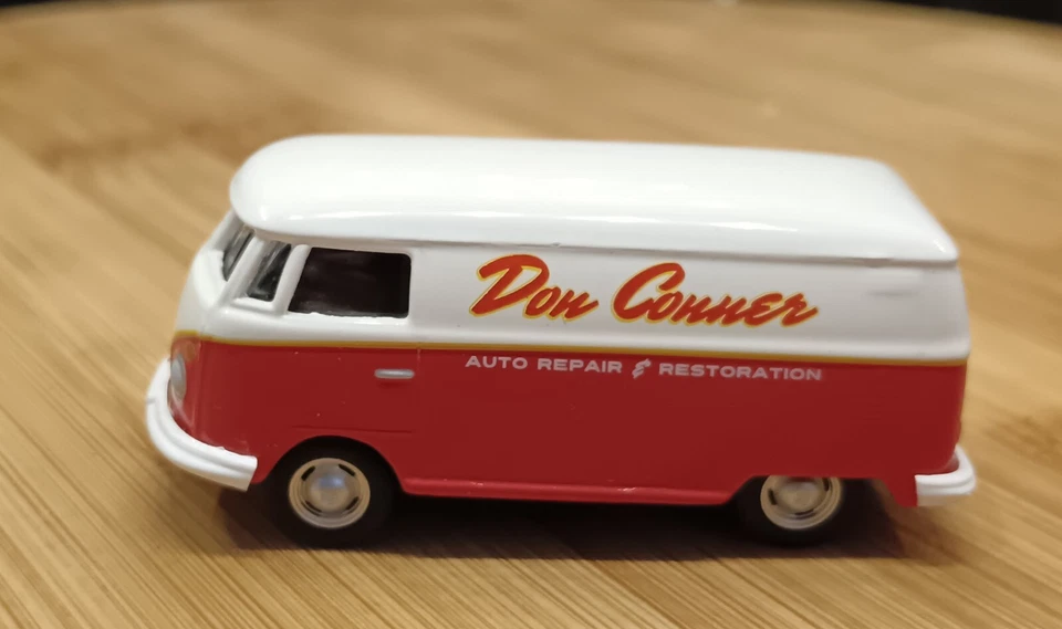 VW Combi Greenlight 1/64 - Photo 3/3