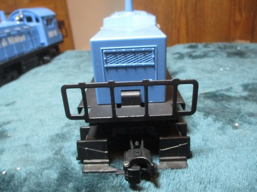 Lionel O Boston & Maine NW2 Diesel Switcher #8918 & Calf Unit Tested Nice - Picture 16 of 18