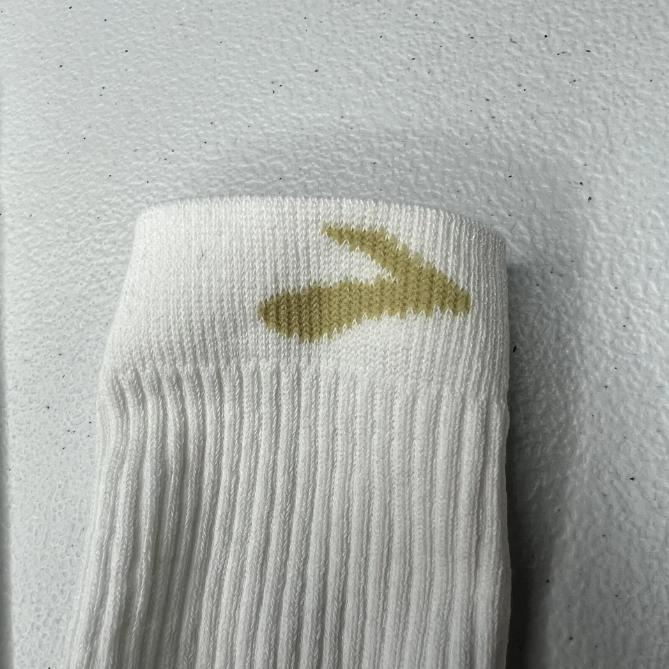 Brooks Running 6” Crew Socks Size Medium - White/Vegas Gold 4 Pairs NWOT - Image 4 of 4
