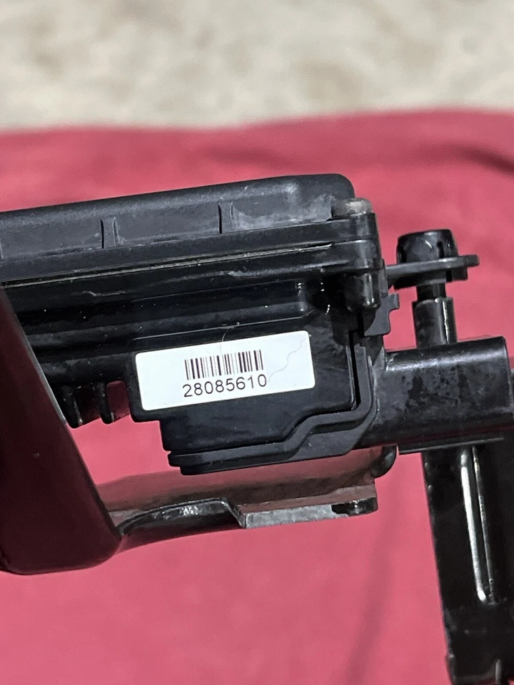 Sensor radar delantero control crucero Chevrolet Impala 2014-2015 28085610 Foto 2 de 4