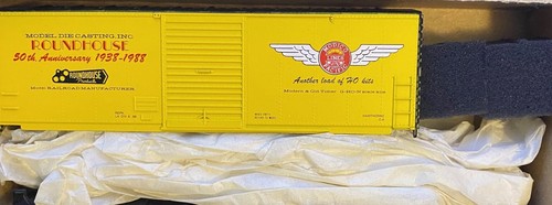Roundhouse HO - Boxcar moderno 40' MDC 50° anniversario 1938-1988 - 3219 - CLST - Foto 2 di 2