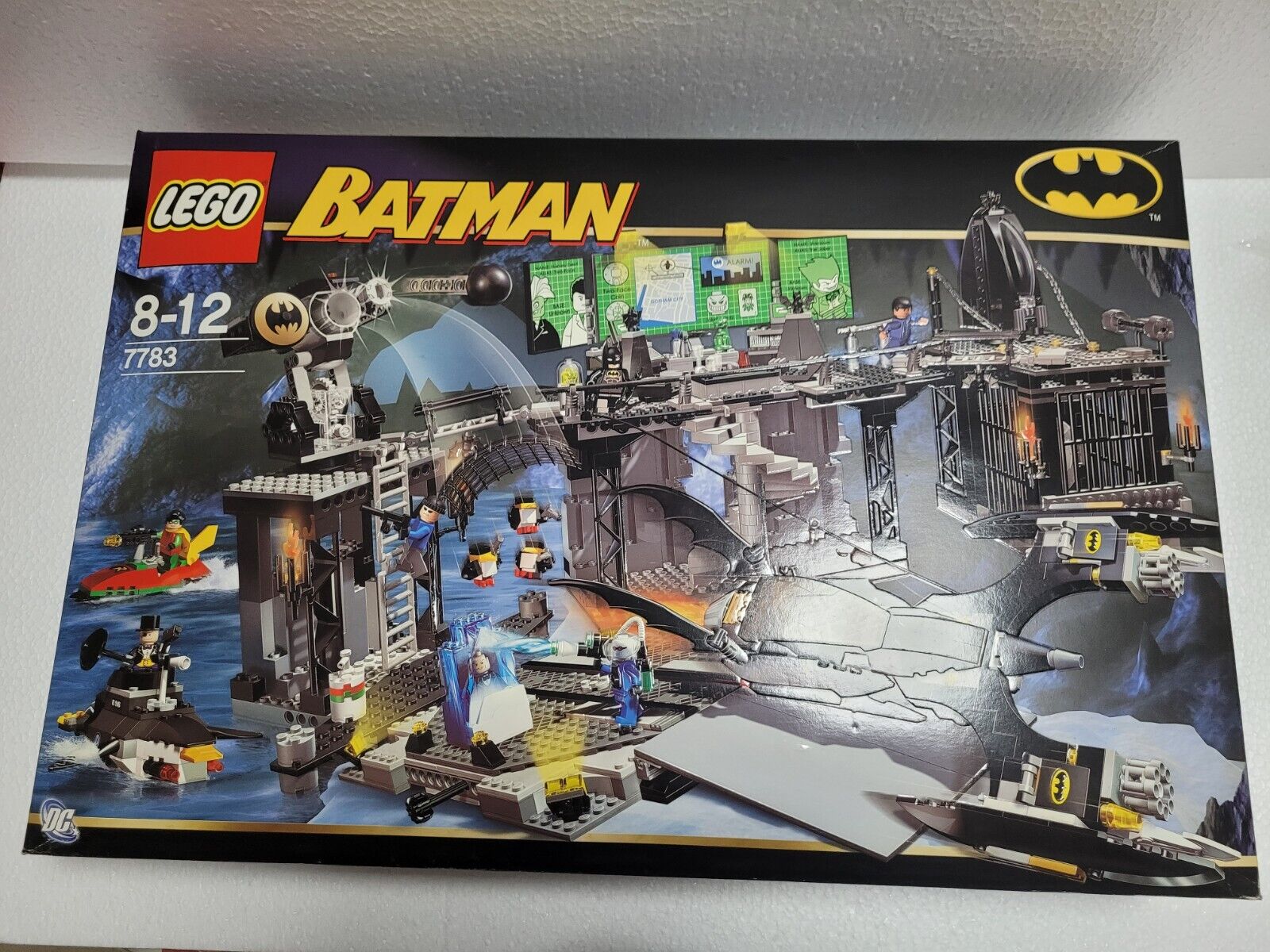 LEGO Batman - The Batcave: The Penguin and Mr Freeze's Invasion 7783