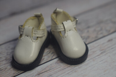 Doll Shoes for 8'' Little Charmings Dolls (Dianna Effner) (Heartstring) White