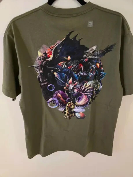 （Monster Hunter）』コラボレーションTシャツ　Ｌサイズ FREE SHIP] Uniqlo Oversized Capcom Monster Hunter Graphic T Shirt