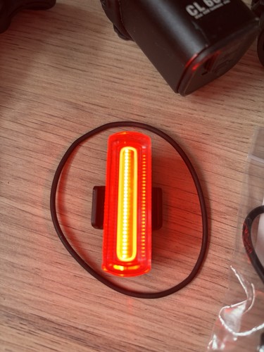 TOWILD 600 Lumen Luce Anteriore Bici IPX6 Impermeabile + Magic Shine Posteriore USB LED - Foto 4 di 10