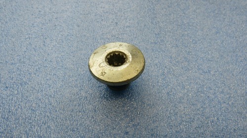 VW Golf Jetta / AUDI A3 A4 A6 - Lenkrad Bolzen / Steering wheel Bolt / 8.8