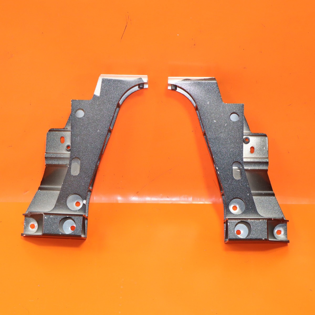 ASTON MARTIN DBX CROSSMEMBER BRACKET LEFT RIGHT 2021-2024 MY83-16708-AB OEM